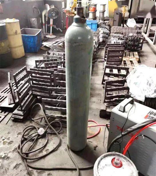 通報(bào) 氣瓶無(wú)防傾倒措施被罰4.5萬(wàn) 附最全氣瓶隱患排查圖解